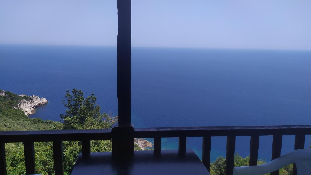 Traditional In Mylopotamos Apartment